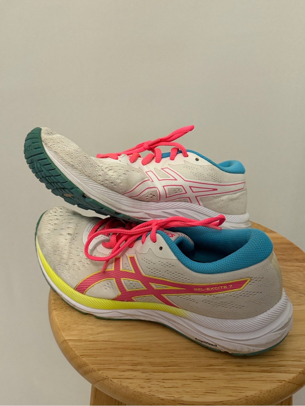 Womens ASICS GEL-Excite 7 Amplifoam White Running Shoes 1012A562-100 Size 8.5